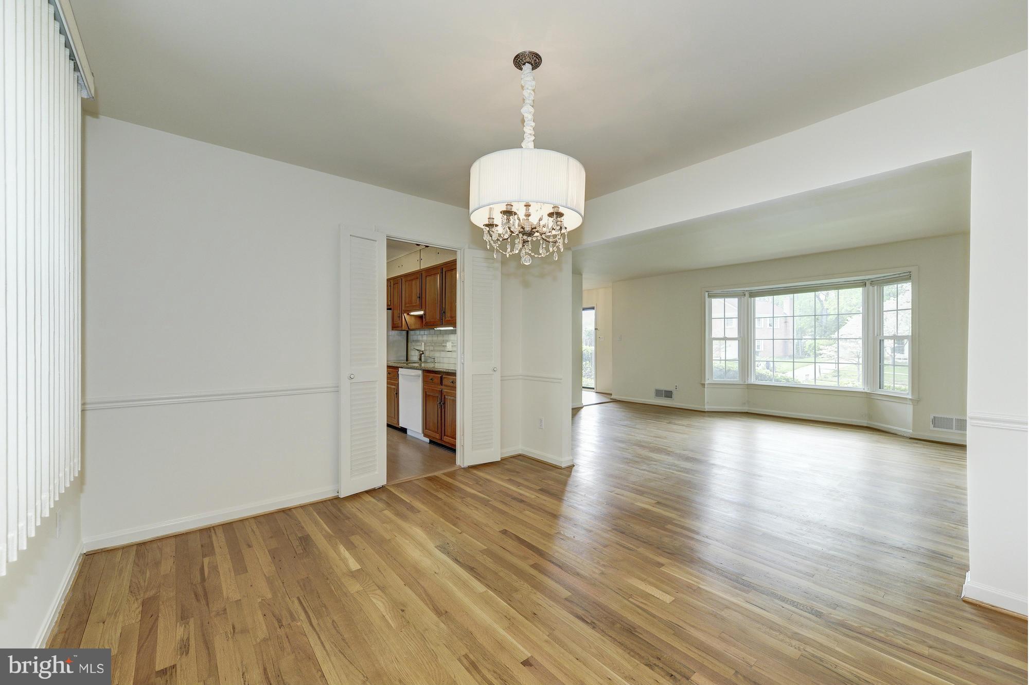 8400 Postoak Road Potomac, MD 20854 - Photo 6 of 26 Dining Room