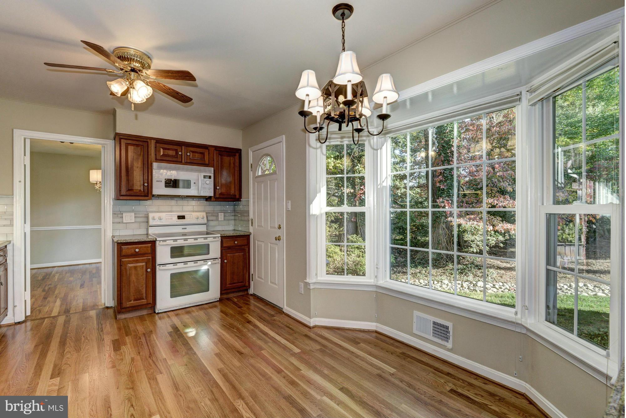 8400 Postoak Road Potomac, MD 20854 - Photo 7 of 26 Kitchen