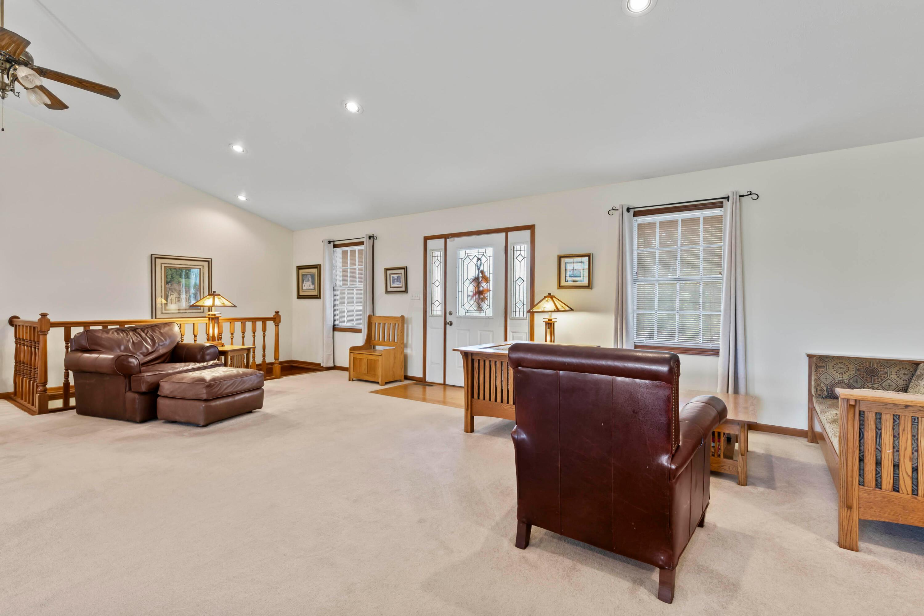 11121 Tucker Road Mount Vernon, OH 43050 - Photo 6 of 50 Family Room