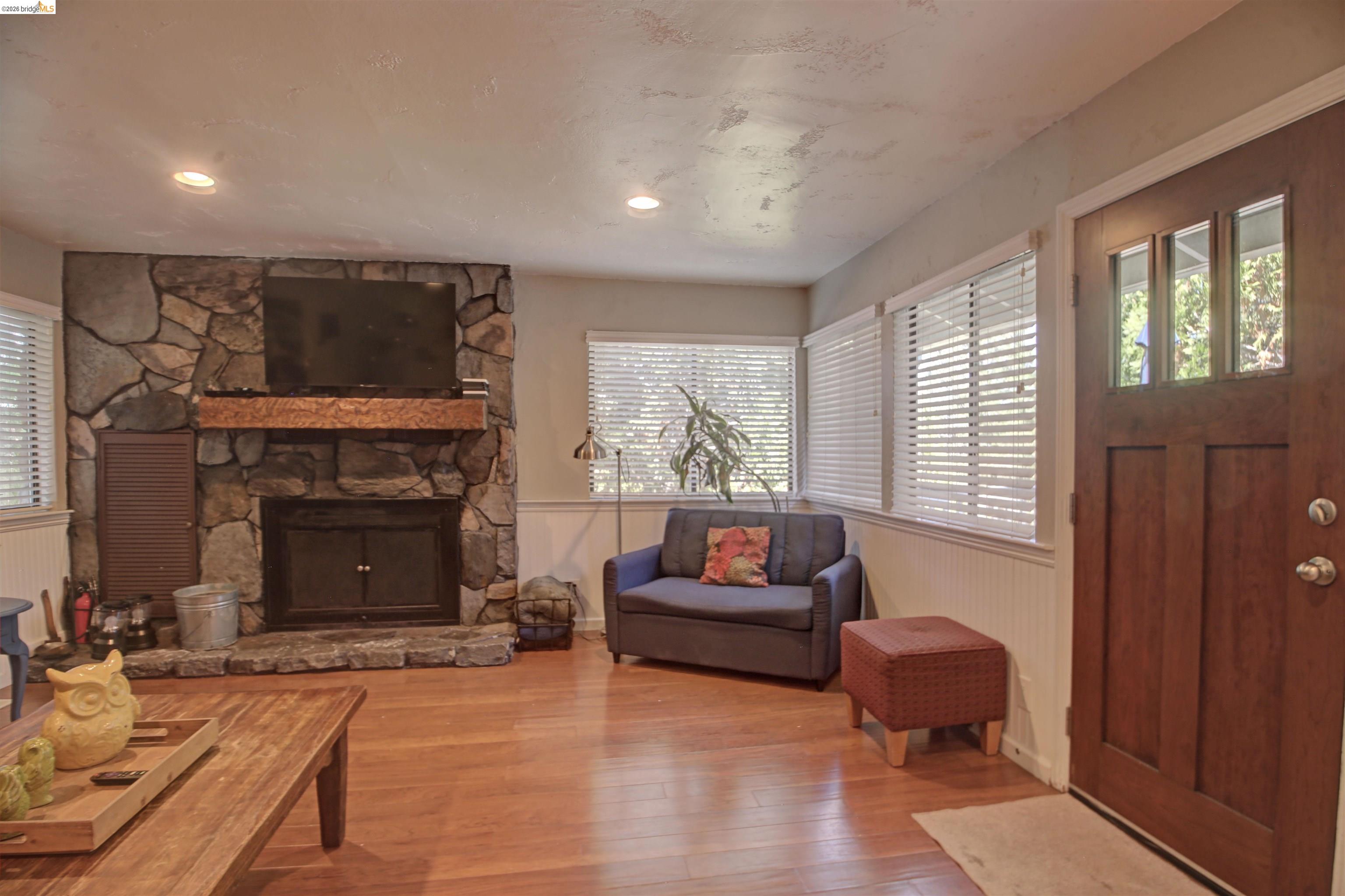 20097 Ridgecrest Way Groveland, CA 95321 - Photo 4 of 47 Gallery Image 4