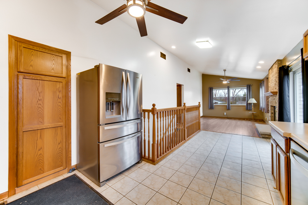 134 Fossil Lake Road Wilmington, IL 60481 - Photo 11 of 24