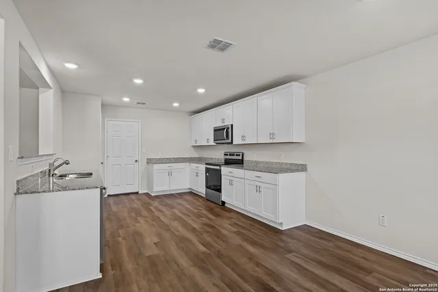 $271,663 | 4121 Lily Glade Lane, Seguin, TX 78155