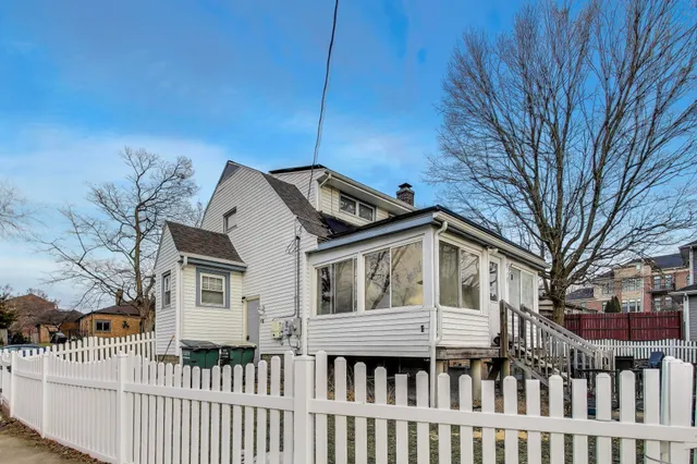 $440,000 | 453 Chestnut Street, Valparaiso, IN 46385