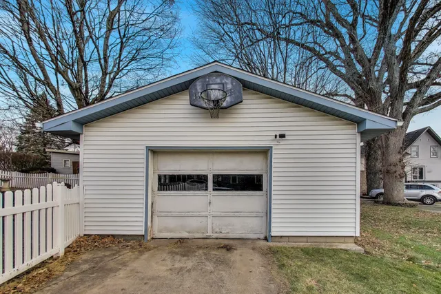 $440,000 | 453 Chestnut Street, Valparaiso, IN 46385