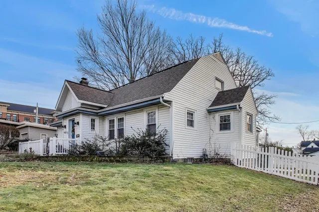 $440,000 | 453 Chestnut Street, Valparaiso, IN 46385