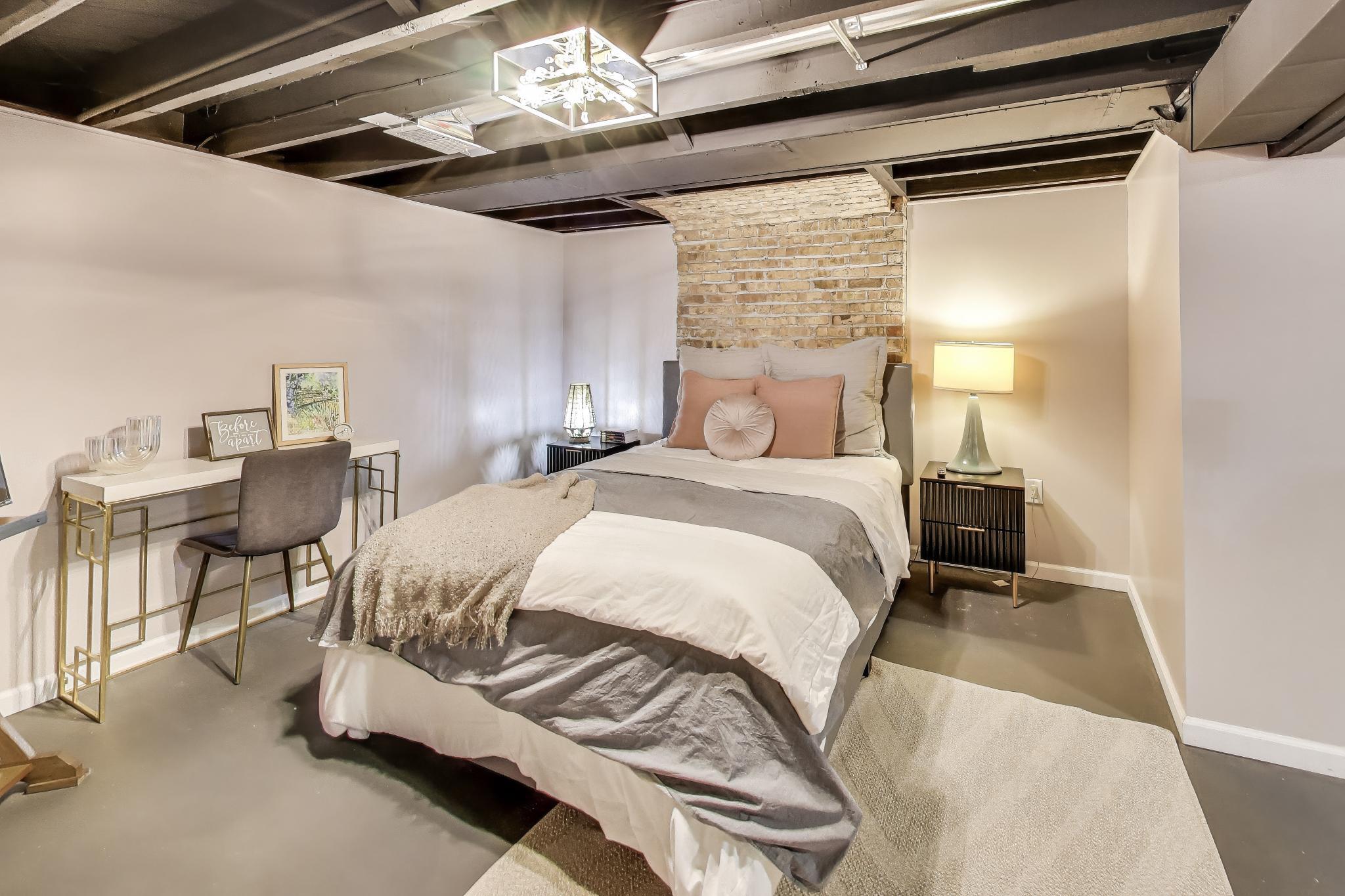 453 Chestnut Street Valparaiso, IN 46385 - Photo 34 of 47 2048x1365