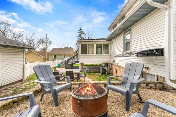 $435,000 | 453 Chestnut Street, Valparaiso, IN 46385