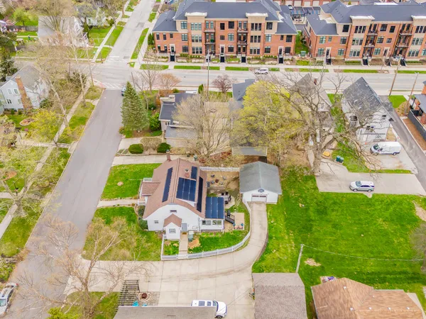 $435,000 | 453 Chestnut Street, Valparaiso, IN 46385