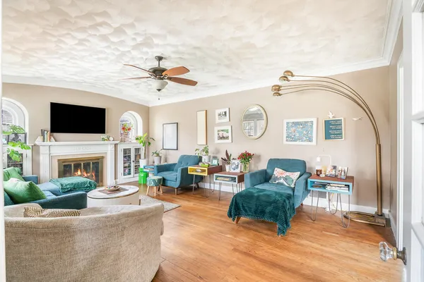 $435,000 | 453 Chestnut Street, Valparaiso, IN 46385