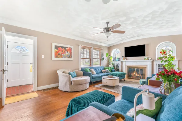 $435,000 | 453 Chestnut Street, Valparaiso, IN 46385