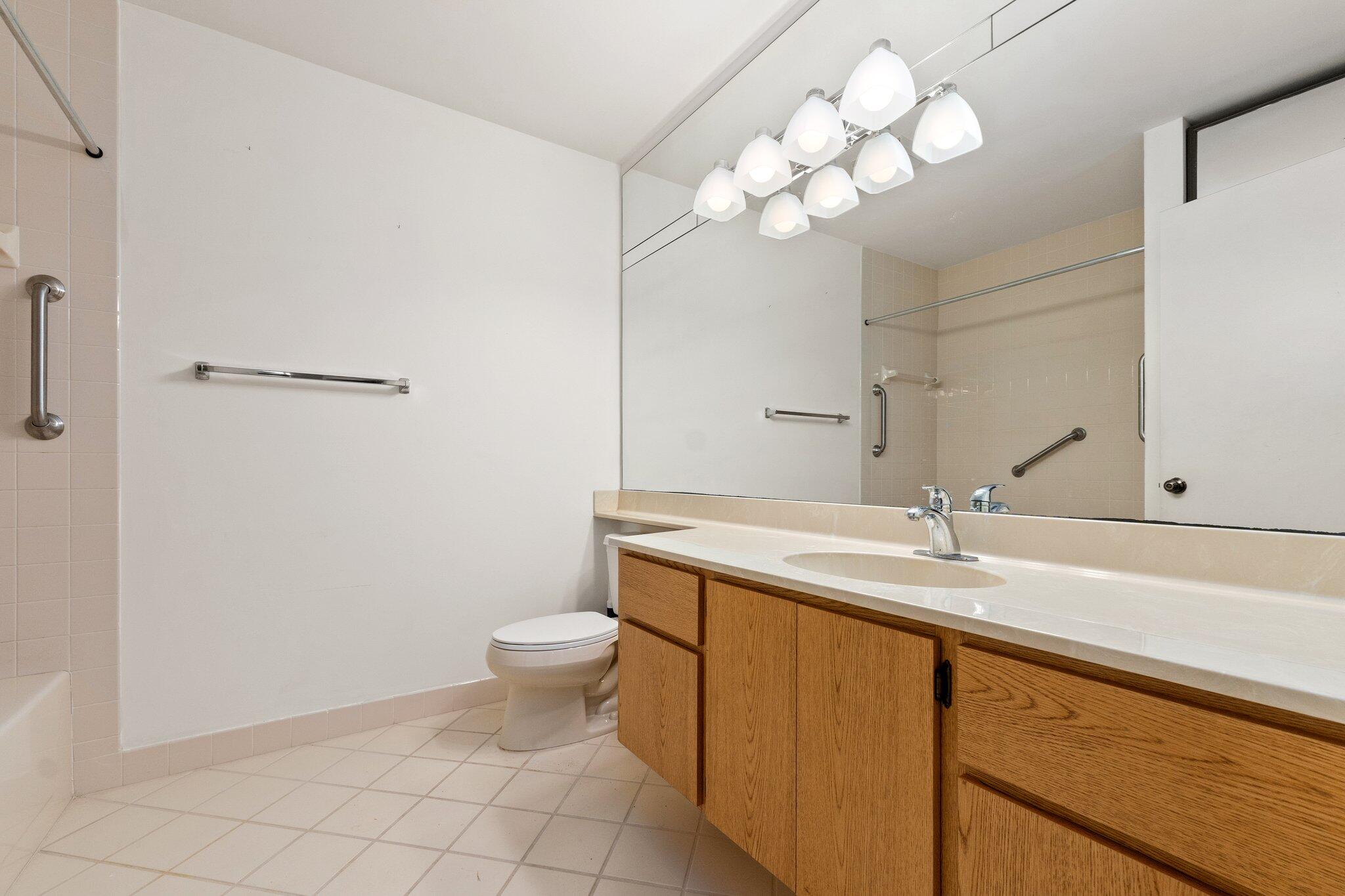 187 Harbourside Circle Jupiter, FL 33477 - Photo 23 of 38 39-web-or-mls-DSC09875