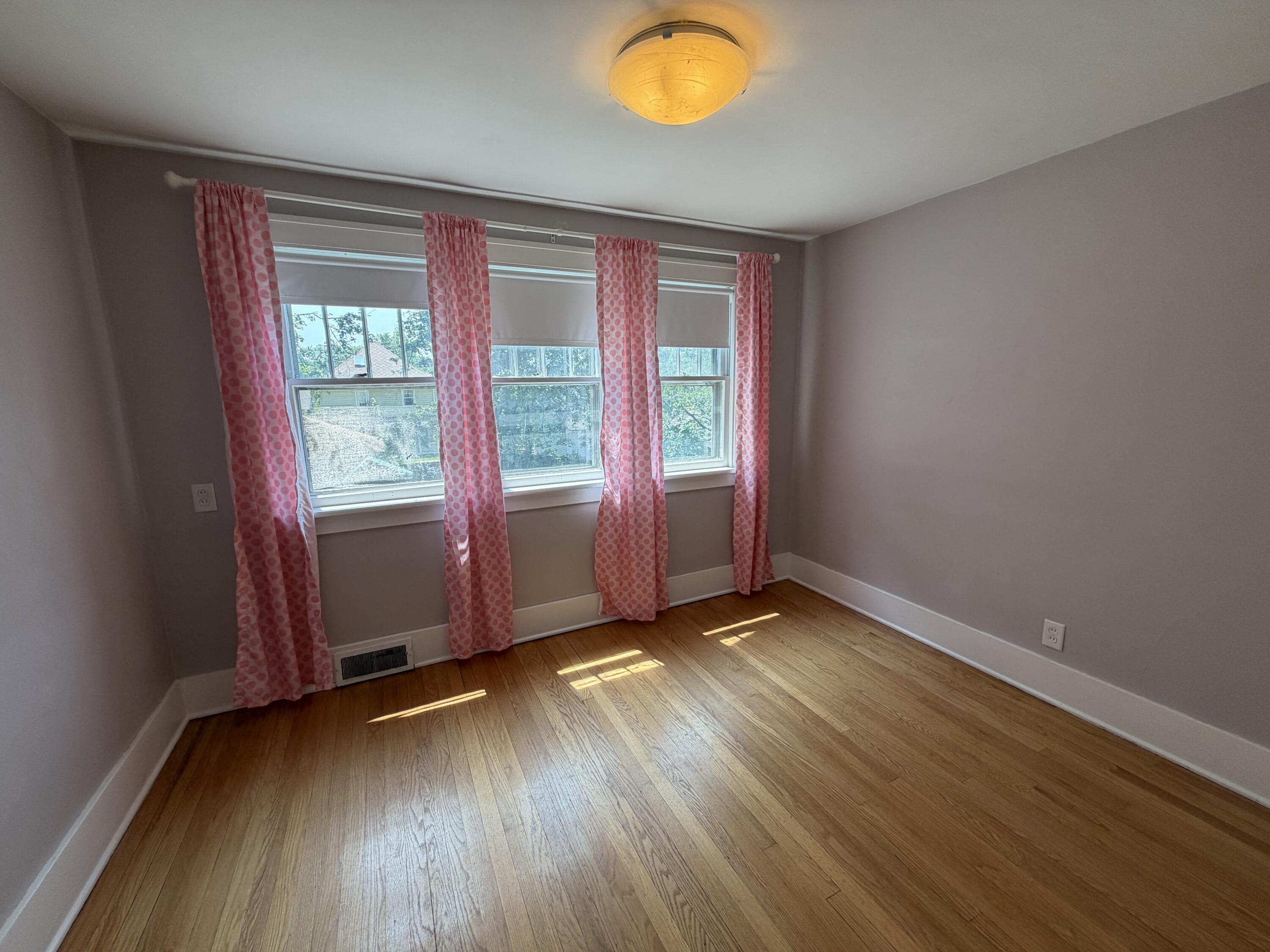 321 Inkster Avenue Kalamazoo, MI 49001 - Photo 42 of 48 Bedroom 4