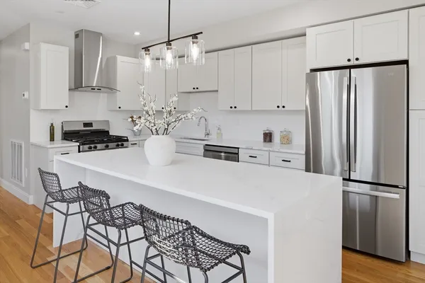 $990,000 | 174 Walnut Street, Unit 2, Somerville, MA 02145