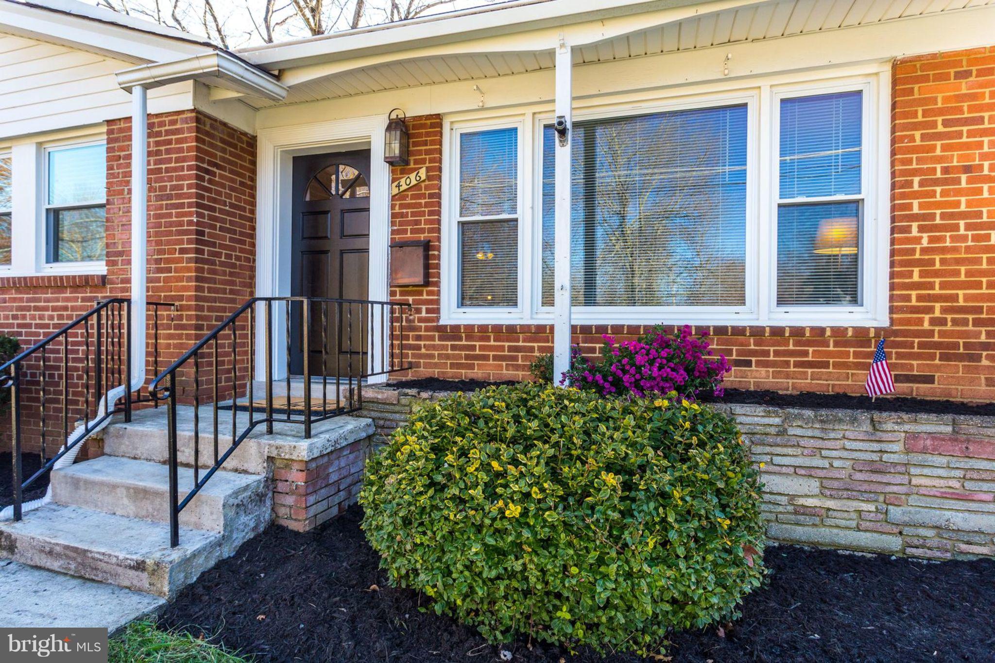 406 Marshall Road Southwest Vienna, VA 22180 - Photo 3 of 30 Step Up To Your New Home!