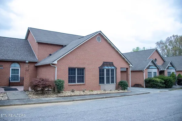 $449,500 | 1121 Fairgrounds Court, Kingston, TN 37763