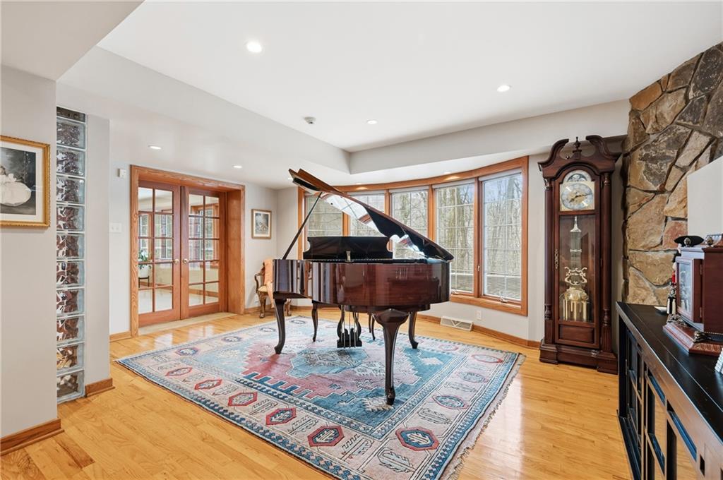 337 Fox Chapel Road Pittsburgh, PA 15238 - Photo 18 of 40