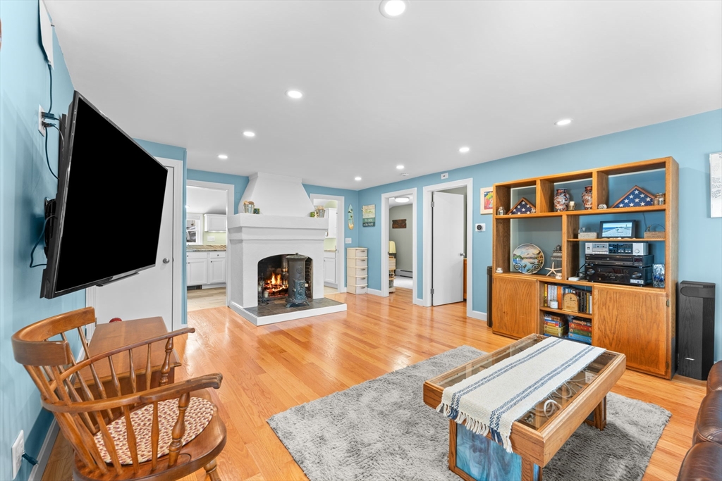 49 Ossamequin Road Billerica, MA 01821 - Photo 10 of 28 Gallery Image 10