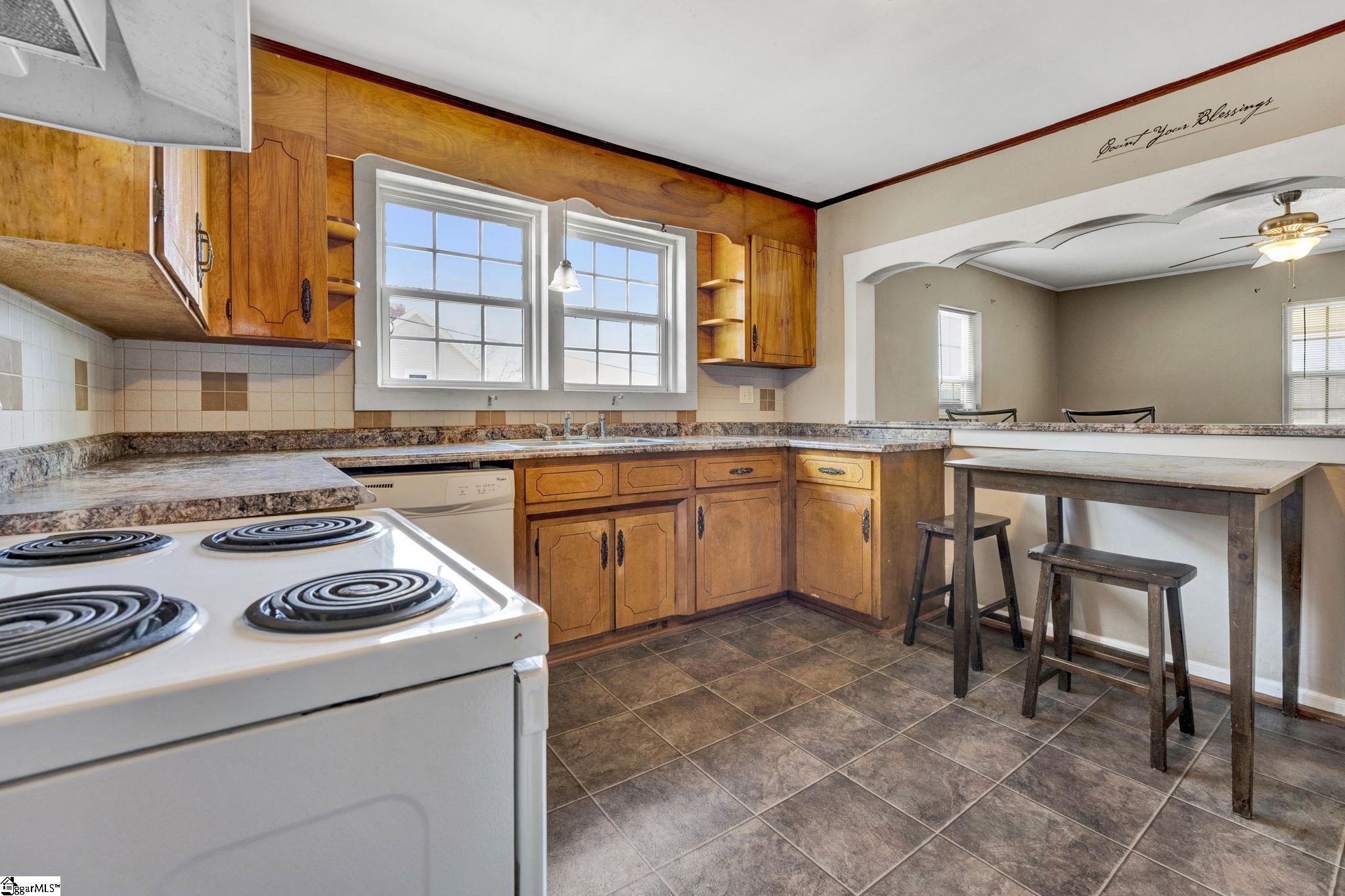 2410 Racing Road Greer, SC 29651 - Photo 8 of 31 Gallery Image 8