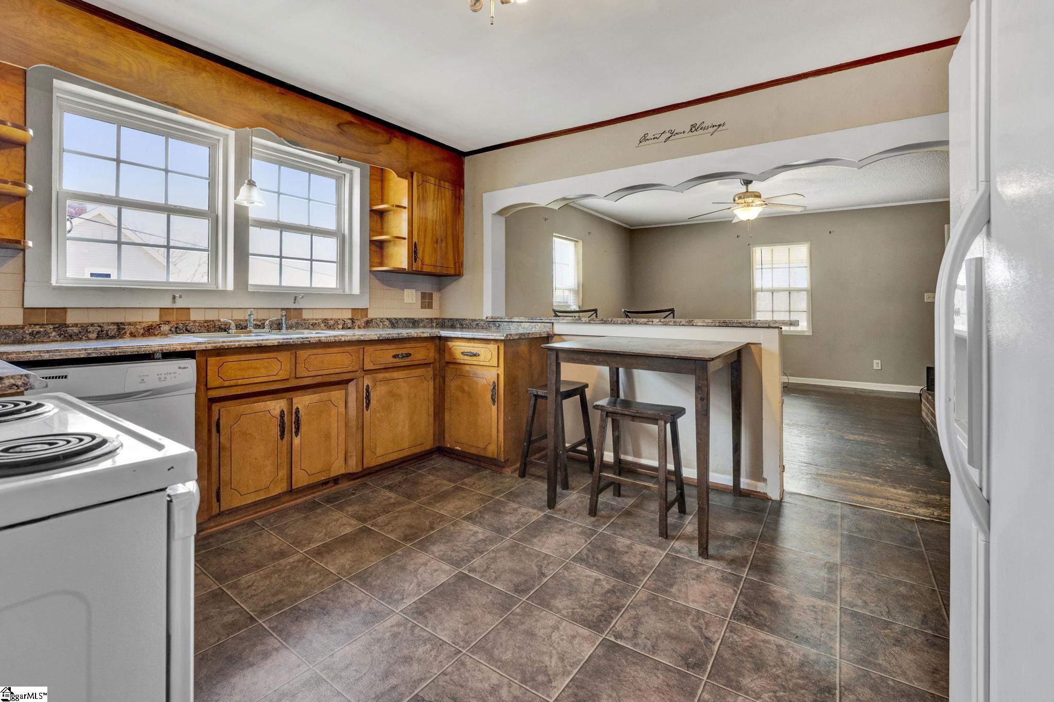 2410 Racing Road Greer, SC 29651 - Photo 9 of 31 Gallery Image 9