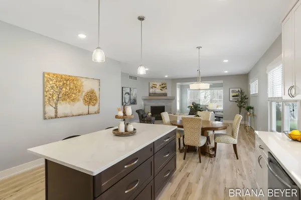 $375,000 | 1012 Maplewood Court, Holland, MI 49423