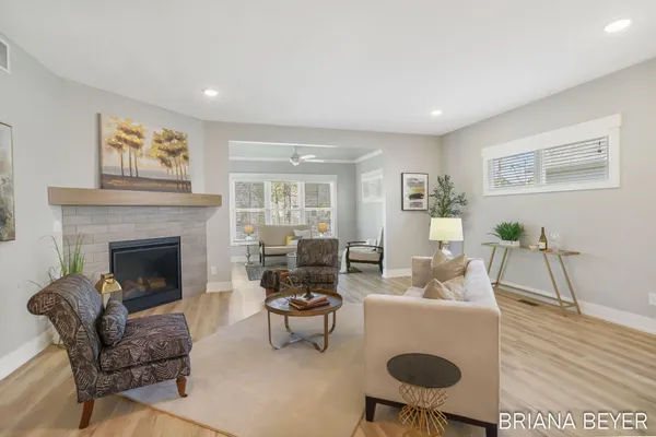 $375,000 | 1012 Maplewood Court, Holland, MI 49423