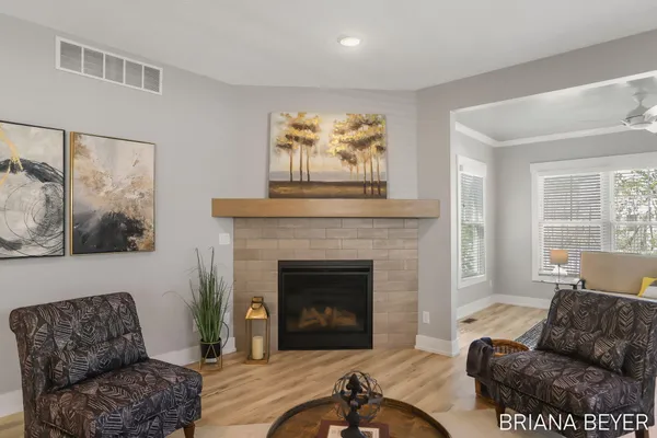 $375,000 | 1012 Maplewood Court, Holland, MI 49423