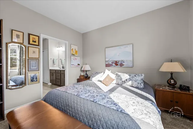 $380,000 | 320 Sussex Lane, North Aurora, IL 60542