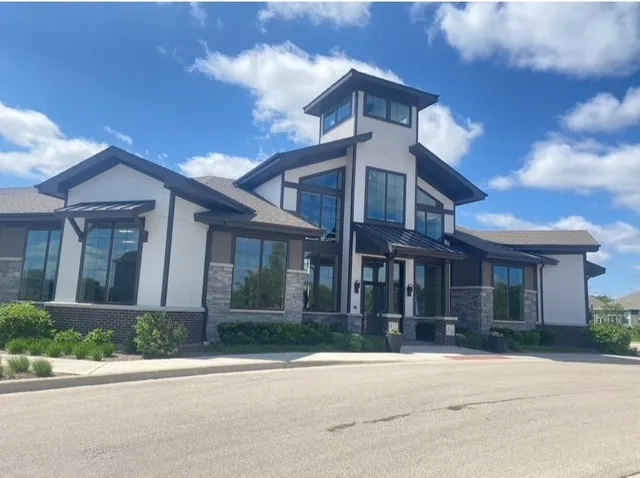 $380,000 | 320 Sussex Lane, North Aurora, IL 60542