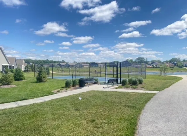 $380,000 | 320 Sussex Lane, North Aurora, IL 60542