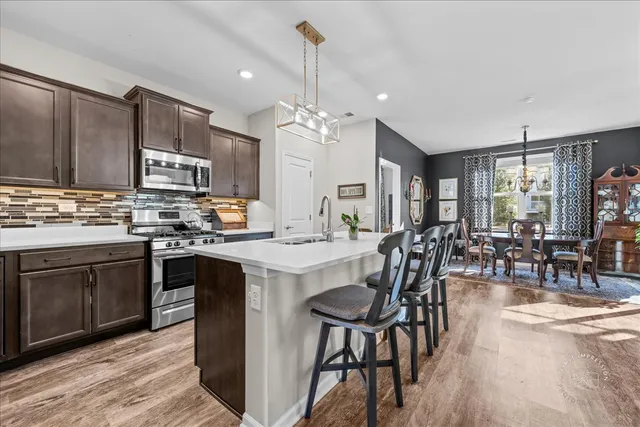 $380,000 | 320 Sussex Lane, North Aurora, IL 60542