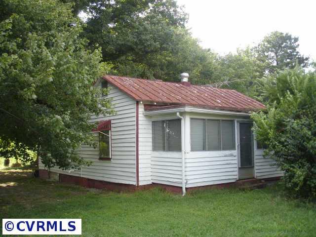 6010 Slates Road Sutherland, VA 23885 - Photo 1 of 10 Exterior Front - Front view