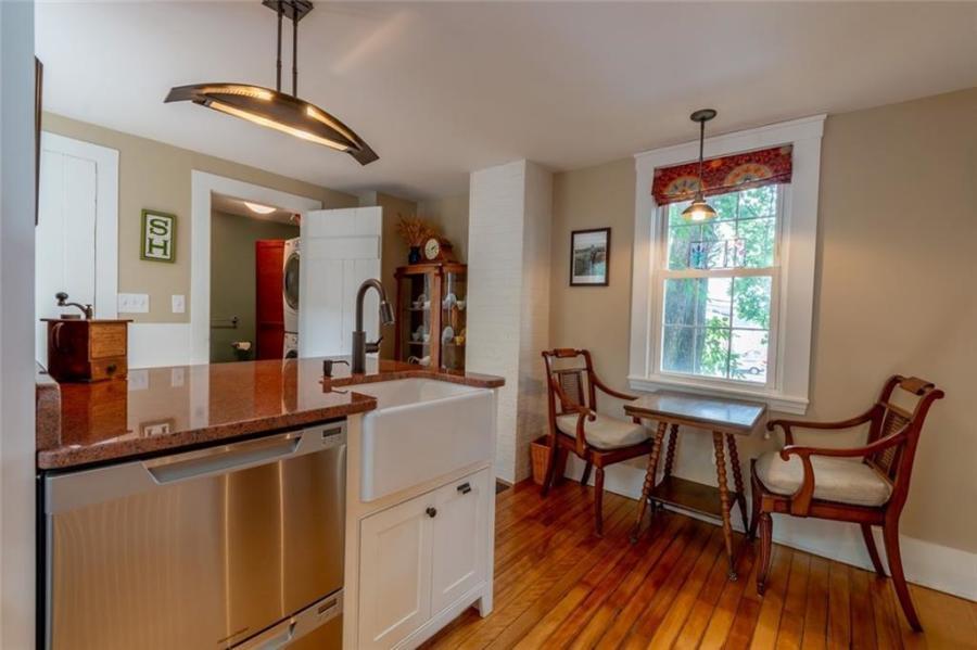 24 Hanover Street, Unit B Portland, ME 04101 - Photo 11 of 21 20181113140850075984000000-o