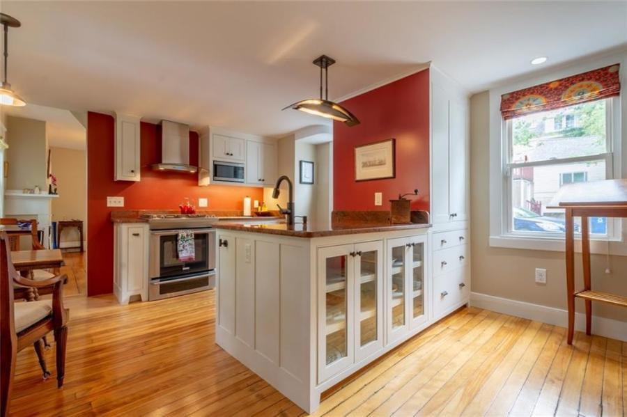 24 Hanover Street, Unit B Portland, ME 04101 - Photo 12 of 21 20181113140850212442000000-o