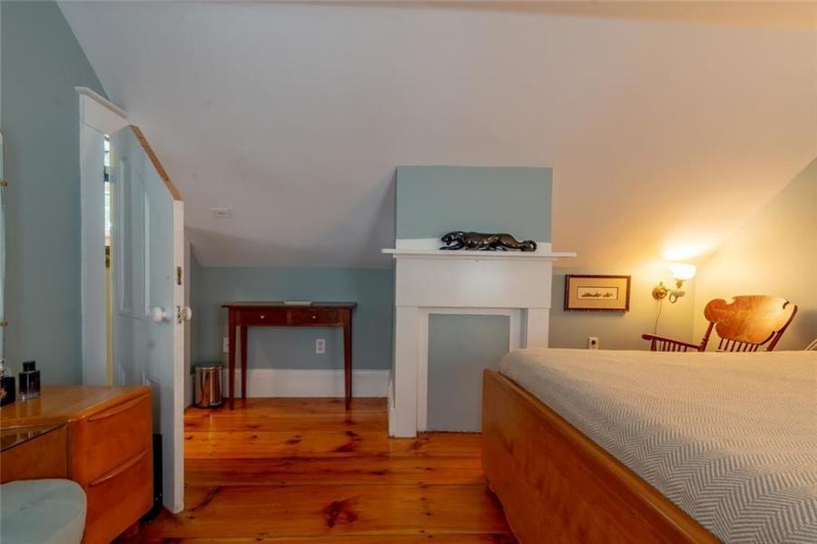 24 Hanover Street, Unit B Portland, ME 04101 - Photo 15 of 21 20181113140850774029000000-o