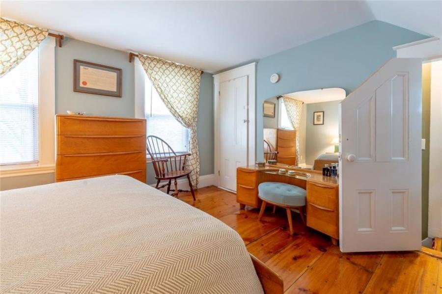 24 Hanover Street, Unit B Portland, ME 04101 - Photo 16 of 21 20181113140850856062000000-o