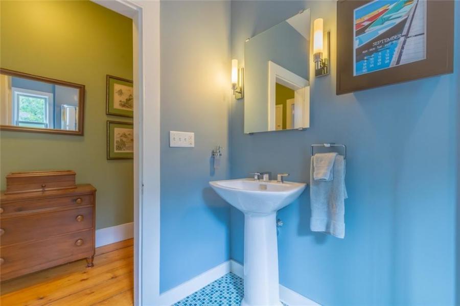 24 Hanover Street, Unit B Portland, ME 04101 - Photo 18 of 21 20181113140851118495000000-o