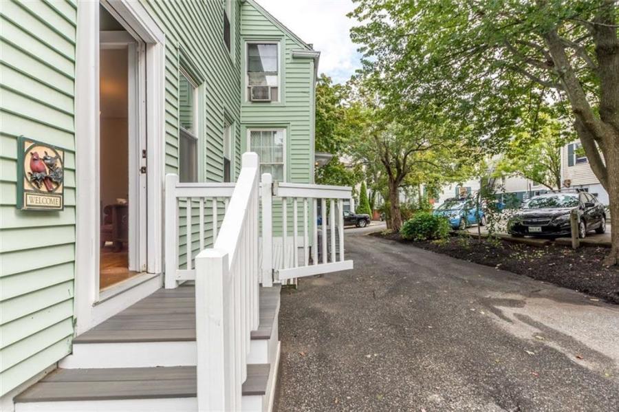 24 Hanover Street, Unit B Portland, ME 04101 - Photo 5 of 21 20181113140848612276000000-o