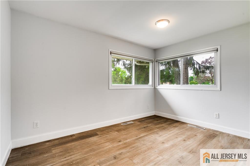 171 Kendall Road Kendall Park, NJ 08824 - Photo 13 of 29 Gallery Image 13