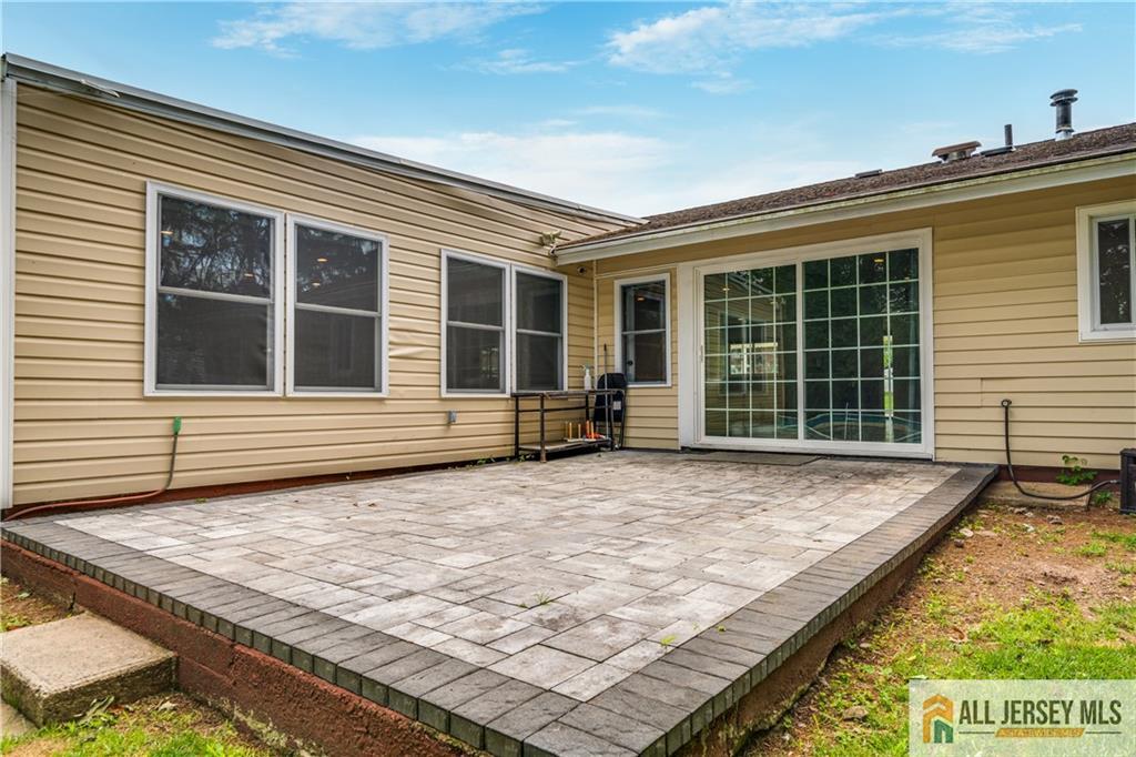 171 Kendall Road Kendall Park, NJ 08824 - Photo 21 of 29 Gallery Image 21