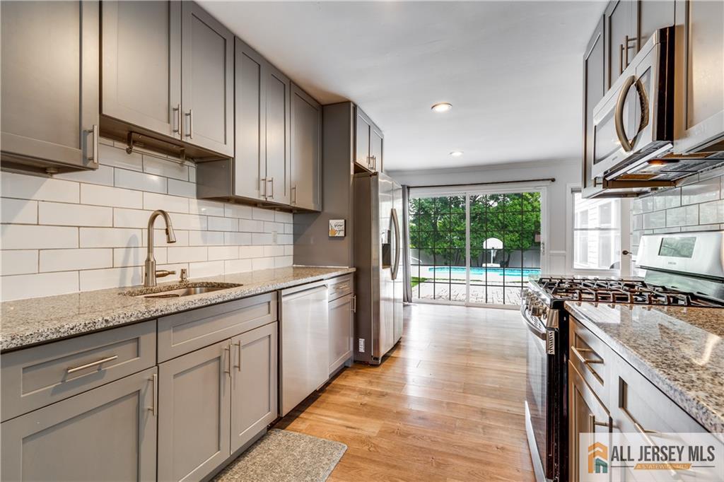 171 Kendall Road Kendall Park, NJ 08824 - Photo 8 of 29 Gallery Image 8