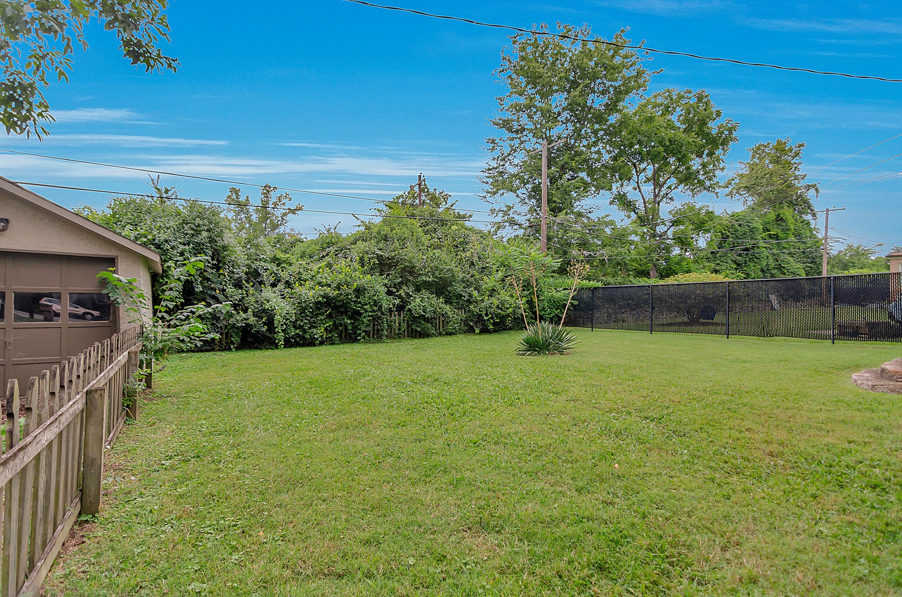 115 Cherokee Road Nashville, TN 37205 - Photo 4 of 36 a view of a backyard