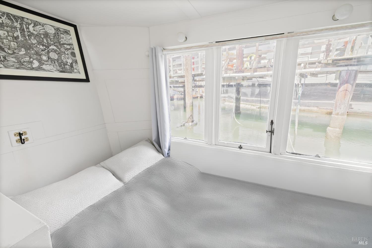 12 South 40 Dock Sausalito, CA 94965 - Photo 12 of 21 a view of an empty room with a window