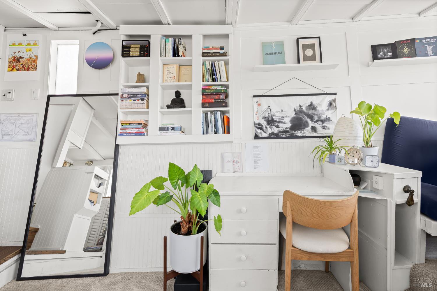 12 South 40 Dock Sausalito, CA 94965 - Photo 6 of 21 a living room with furniture and a potted plant