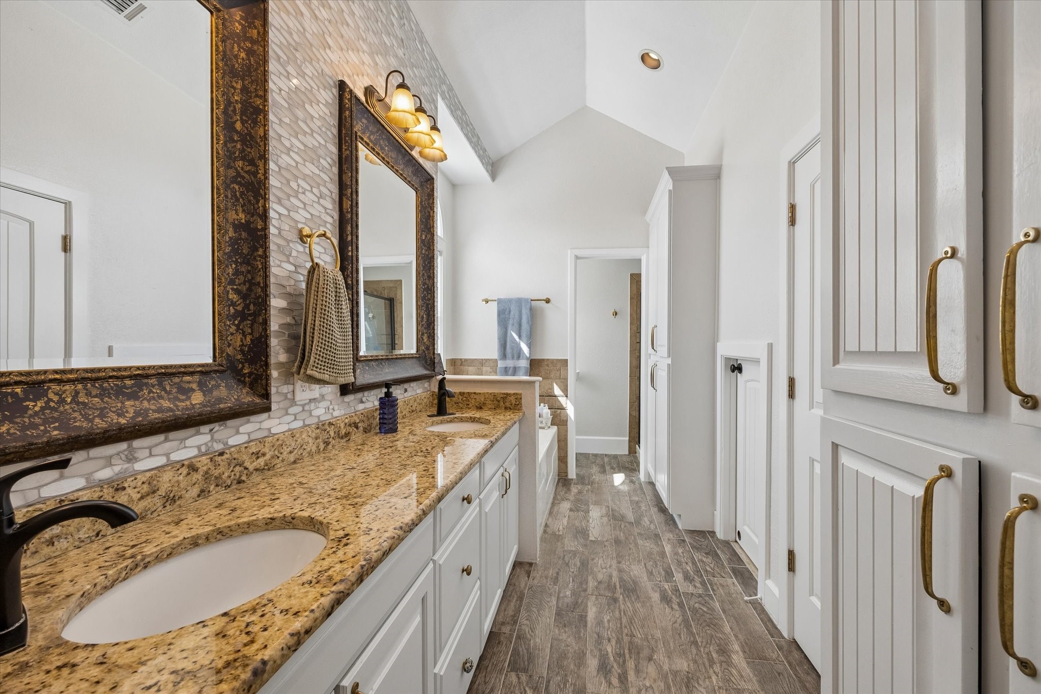 4141 Crestview Lane Brenham, TX 77833 - Photo 15 of 39