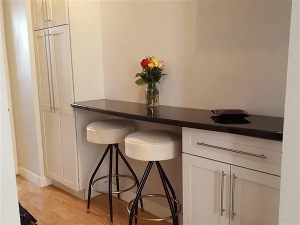 $2,250 | 259 Griffith Street, Unit 6, Jersey City, NJ 07307