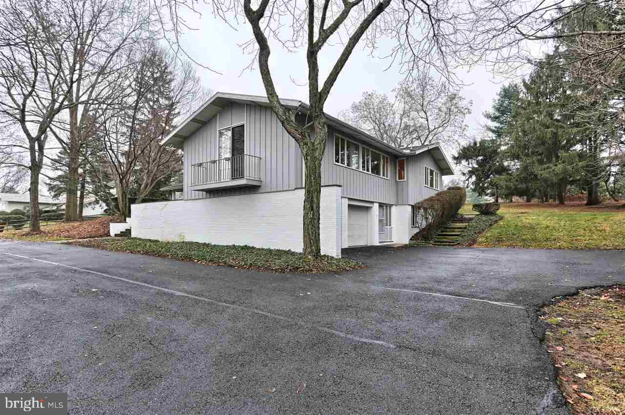 1609 Appletree Road Harrisburg, PA 17110 - Photo 2 of 25 Gallery Image 2
