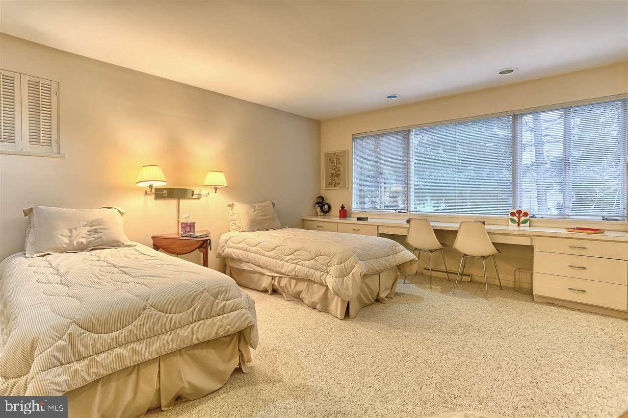 1609 Appletree Road Harrisburg, PA 17110 - Photo 18 of 25 Gallery Image 18