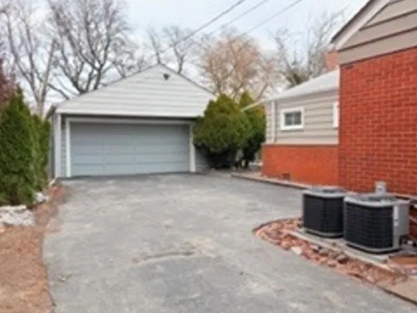 $4,000 | 6902 Lyons Street, Morton Grove, IL 60053