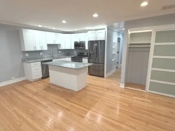 $4,000 | 6902 Lyons Street, Morton Grove, IL 60053