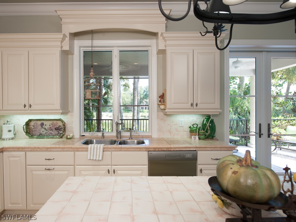 2282 Wulfert Road Sanibel, FL 33957 - Photo 14 of 35 Gallery Image 14